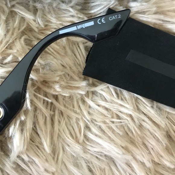 MCQ by Alexander McQueen - Picture 4 of 7